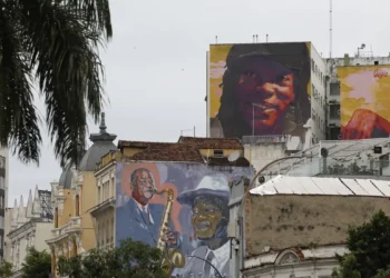 Lapa recebe mural de 300 m² em homenagem a Milton Nascimento; obra integra ações do Novembro Negro e celebra a trajetória de Bituca no Rio.