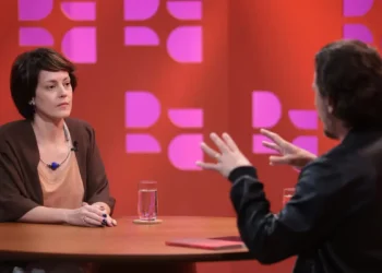 Marina Rossi, da BBC News Brasil, discute no DR com Demori o avanço da pecuária na Amazônia, a rastreabilidade da carne e os impactos ambientais do desmatamento.