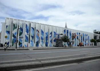 Biblioteca Parque Digital é relançada no Rio de Janeiro com plataforma moderna e acervo ampliado para quase 9 mil obras, entre e-books e audiolivros.