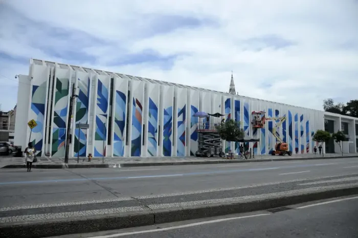 Biblioteca Parque Digital é relançada no Rio de Janeiro com plataforma moderna e acervo ampliado para quase 9 mil obras, entre e-books e audiolivros.