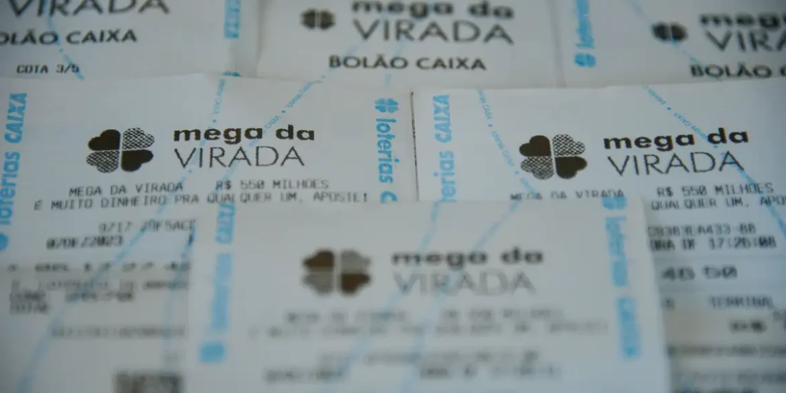 Mega da Virada acumula após concurso 2954 e prêmio chega a R$ 1 bilhão. Sorteio histórico acontece no dia 31 de dezembro, em São Paulo.
