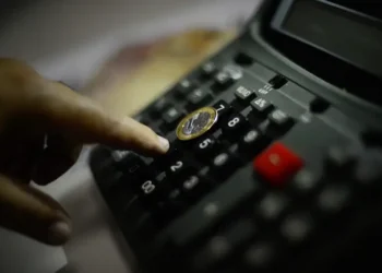 Governo Central teve déficit primário de R$ 20,2 bilhões em novembro de 2025, segundo o Tesouro Nacional, acima das expectativas do mercado.
