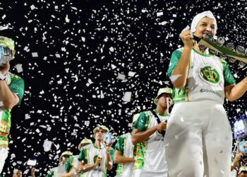 Liesa divulga calendário dos ensaios técnicos do Carnaval 2026 na Sapucaí, com dois ensaios por escola do Grupo Especial e estreia dos desfiles mirins.