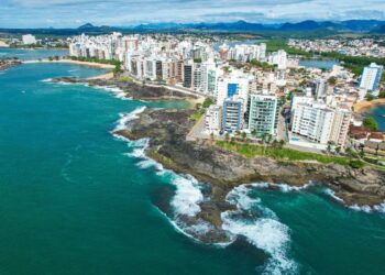 MPES ajuíza ação contra empresas e a Prefeitura de Guarapari por irregularidades na venda e valorização de terreno do empreendimento Salt by Grand, com prejuízo estimado de R$ 60 milhões.