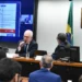 Presidente do Inep, Manuel Palacios, descarta vazamento no Enem 2025 e explica que questões anuladas foram resultado de itens memorizados em pré-testes. PF investiga divulgação antecipada.
