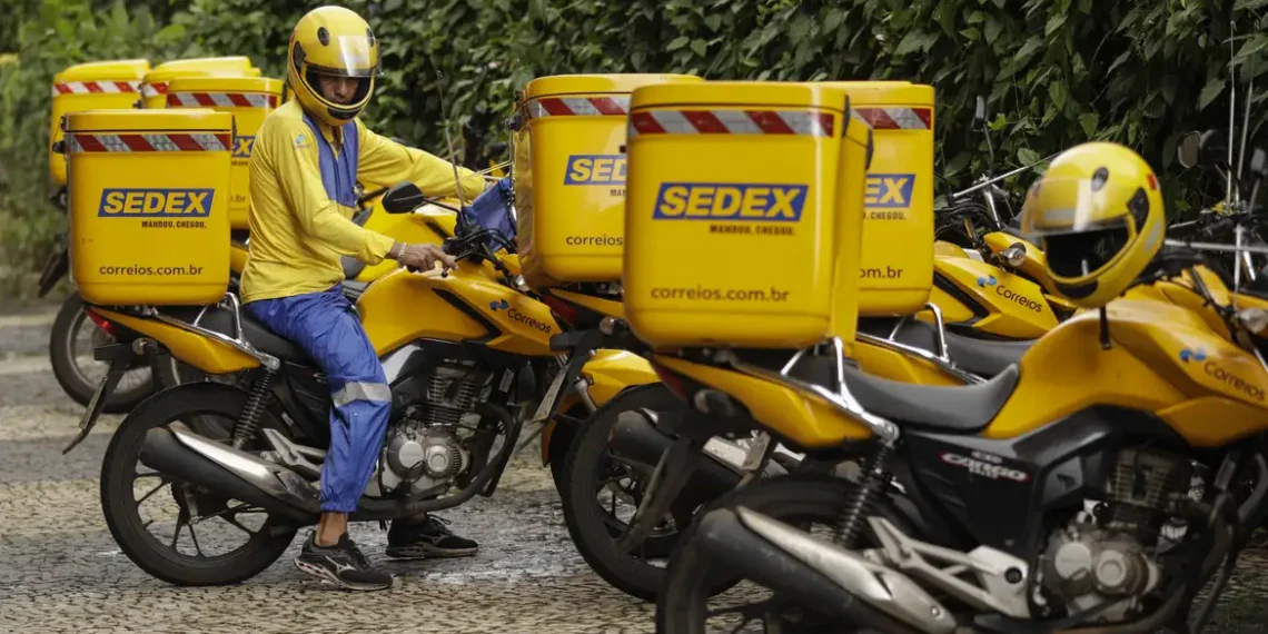 Fernando Haddad afirma que aporte do Tesouro aos Correios deve ser inferior a R$ 6 bilhões e condicionado a plano de reestruturação.