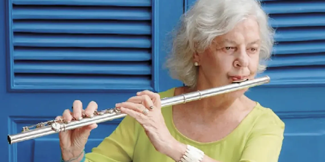Morre aos 96 anos Odette Ernest Dias, flautista franco-brasileira e fundadora do Clube do Choro de Brasília, referência na música e na formação de músicos.
