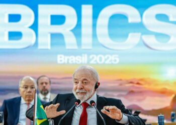 Em três anos, o Brasil retomou protagonismo internacional, ampliou sua influência global e liderou agendas como combate à fome, integração regional, multilateralismo e transição climática.