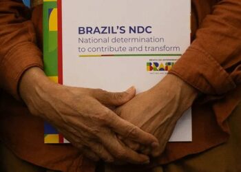 Governo do Brasil aprova novo Plano Clima, com metas para reduzir emissões e cumprir compromisso do Acordo de Paris até 2035 e 2050.