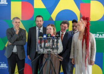 Governo reforça defesa do fim da escala 6x1 e propõe jornada com mais descanso e qualidade de vida. Ministros e parlamentares articulam mudanças no Congresso.