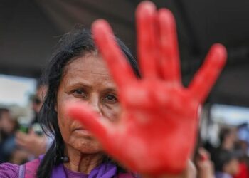 Lula sanciona lei que amplia penas para crimes sexuais contra vulneráveis, estabelece monitoramento de condenados e reforça ações de prevenção e proteção a crianças, adolescentes e mulheres.