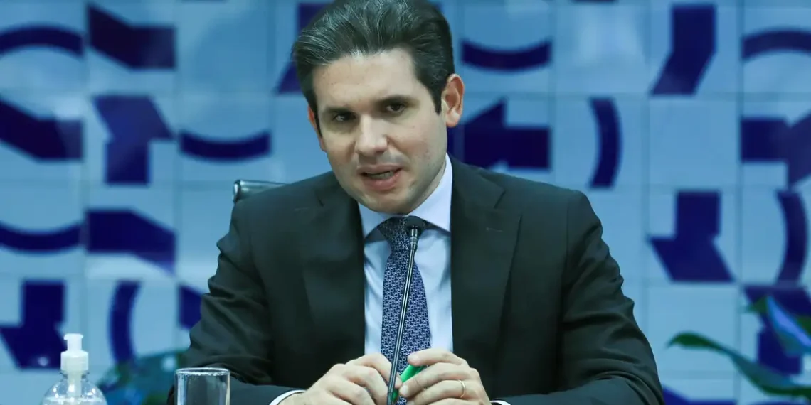A PEC 18 de 2025, prioridade do governo para a segurança pública, deve ter relatório apresentado nesta semana e pode ser votada ainda este ano. Senado também analisa indicação de Jorge Messias ao STF e o PL Antifacção.
