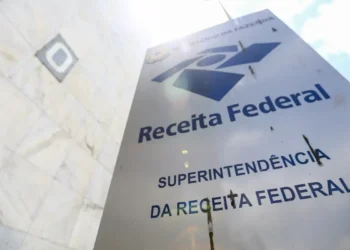 Receita Federal libera consulta ao lote residual do IRPF de dezembro de 2025. Mais de 263 mil contribuintes recebem restituição no dia 30.