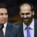 Câmara dos Deputados cassa os mandatos de Eduardo Bolsonaro e Alexandre Ramagem por faltas e condenação no STF, decisão foi publicada no Diário da Câmara.