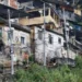 Segundo o IBGE, 3,1 milhões de moradores de favelas vivem em vias inacessíveis para veículos grandes, dificultando serviços públicos como coleta de lixo, ambulâncias e transporte. Levantamento também aponta falta de calçadas, pavimentação e infraestrutura básica.