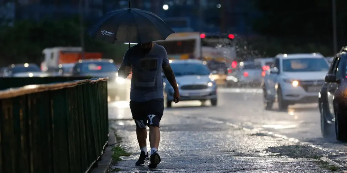 Caixa começa a receber pedidos de Saque Calamidade do FGTS para moradores de Paraibuna e Itirapina, atingidos por tempestades em novembro. Benefício vai até março de 2026.