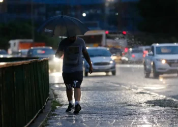 Caixa começa a receber pedidos de Saque Calamidade do FGTS para moradores de Paraibuna e Itirapina, atingidos por tempestades em novembro. Benefício vai até março de 2026.