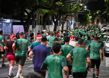 Corrida e Caminhada Natal de Encantos reúne 2 mil participantes em Vitória, com percurso iluminado, videomapping na Catedral e atrações culturais na Praça do Papa.