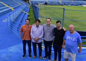 Vitória e Rio Branco firmam parceria e Estádio Salvador Costa receberá os primeiros jogos do Capixabão 2026. Acordo garante uso do estádio enquanto o Kleber Andrade passa por manutenção.