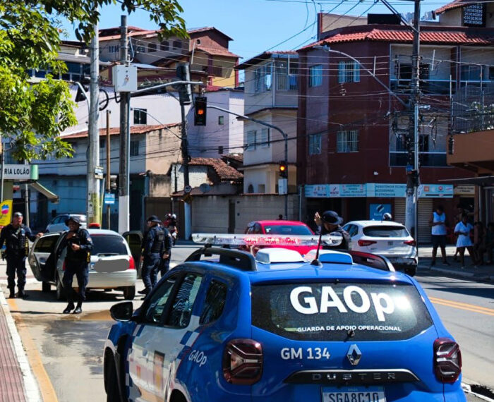 Guarda Municipal de Vitória prende suspeito com mandado em aberto após ação de inteligência e monitoramento veicular no bairro São Cristóvão.
