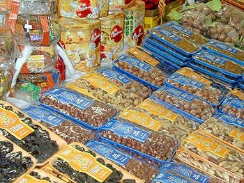 Pesquisa do Procon Vitória aponta variação de até 190% nos preços da ceia de Natal e reforça a importância de comparar valores.