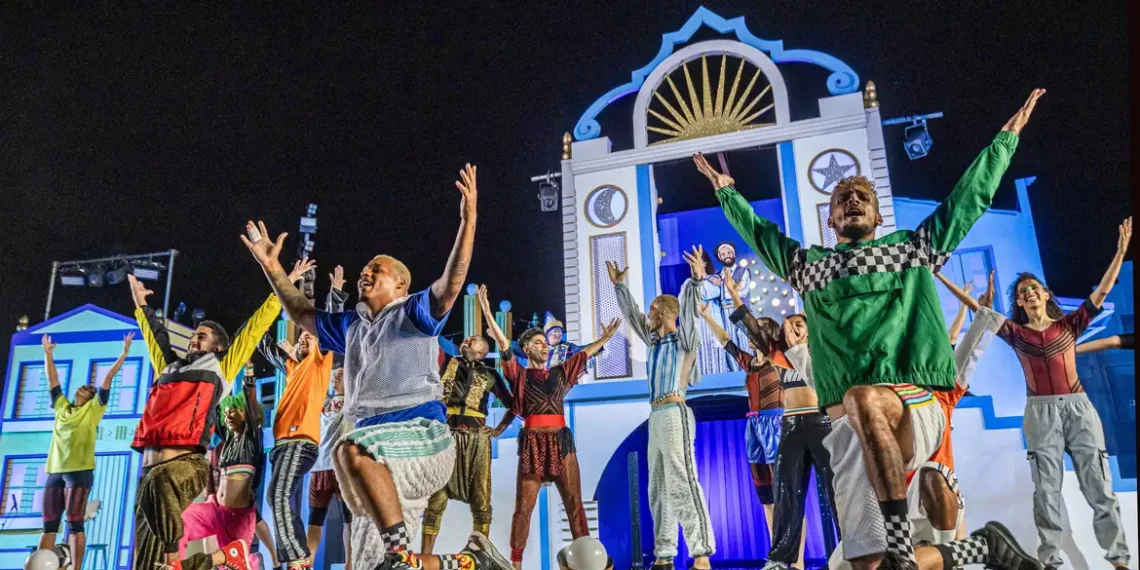 Artistas periféricos do Recife transformam música, dança e teatro em ferramentas de cidadania e identidade no tradicional auto de Natal Baile do Menino Deus.
