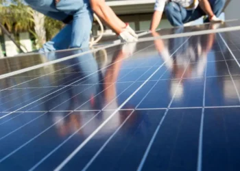 Eco Invest Brasil fecha 2025 com mais de R$ 14 bilhões em financiamentos para projetos sustentáveis e anuncia novos leilões em 2026.