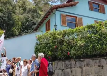 Petrópolis inaugura o Ponto de Cultura Inês Etienne para preservar a memória política, promover direitos humanos e reivindicar a desapropriação da Casa da Morte.