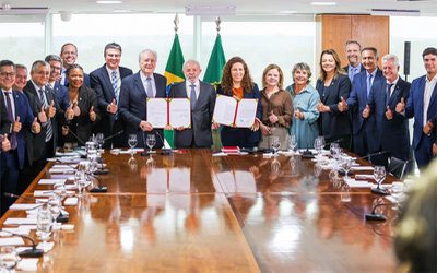 Governo Federal encaminha ao Congresso Projeto de Lei que reestrutura carreiras, cria cargos em universidades e agências, moderniza a gestão de pessoas e consolida acordos salariais que beneficiam mais de 227 mil servidores.