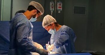 Mutirões do programa Agora Tem Especialistas realizam mais de 127 mil exames e cirurgias em 2025 e ampliam atendimentos no SUS.