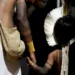 Estudo da Fiocruz mostra que jovens, especialmente indígenas, têm as maiores taxas de suicídio no Brasil. Homens jovens lideram internações por saúde mental e abuso de substâncias.