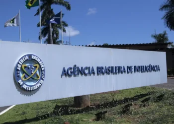 Abin divulga relatório com os principais desafios de inteligência para 2026, destacando ameaças ao processo eleitoral, riscos cibernéticos com IA, dependência tecnológica, clima e disputas geopolíticas.