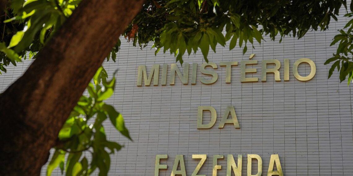 Decreto do governo cria mecanismo para estatais federais em crise reorganizarem contas sem dependência automática do Tesouro Nacional.