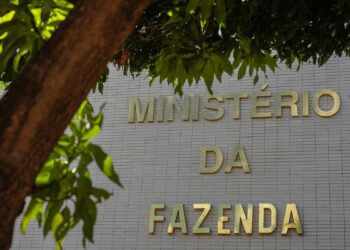 Decreto do governo cria mecanismo para estatais federais em crise reorganizarem contas sem dependência automática do Tesouro Nacional.