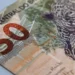 Fundações e associações sem fins lucrativos pagaram salários médios maiores que empresas em 2023, segundo estudo do IBGE sobre o setor no Brasil.