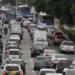 Novas regras da CNH entram em vigor esta semana, liberando a formação sem autoescola obrigatória, reduzindo custos e alterando cargas horárias, aulas práticas e processos de instrução.