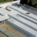 Forças de segurança reforçam policiamento em Maués após fuga de 14 presos de presídio recém-inaugurado. Dois já foram recapturados e buscas continuam.