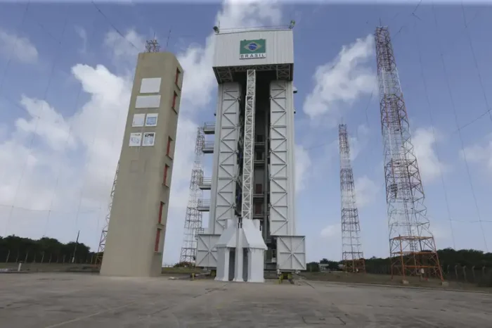 Foguete Hanbit-Nano, da sul-coreana Innospace, será lançado nesta quarta-feira (17) e marca a entrada do Brasil no mercado global de lançamentos espaciais.