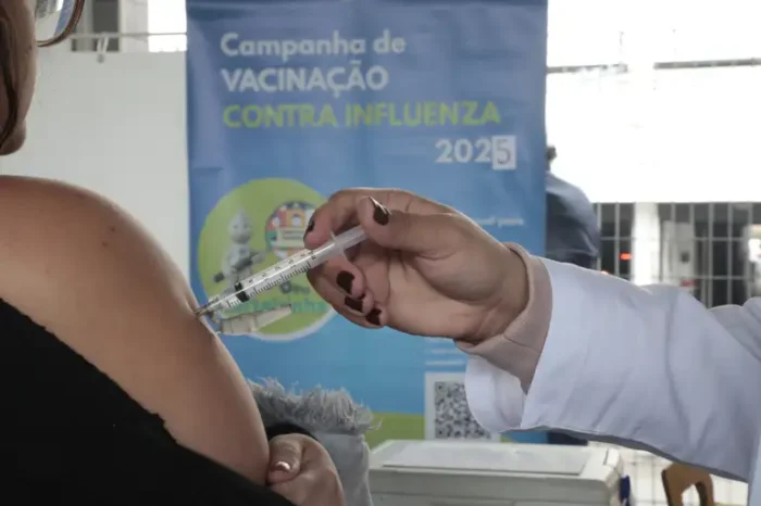 A Opas alertou que a próxima temporada de gripe pode ser antecipada ou mais intensa nas Américas. Entidade recomenda alta cobertura vacinal e reforço na preparação dos serviços de saúde.