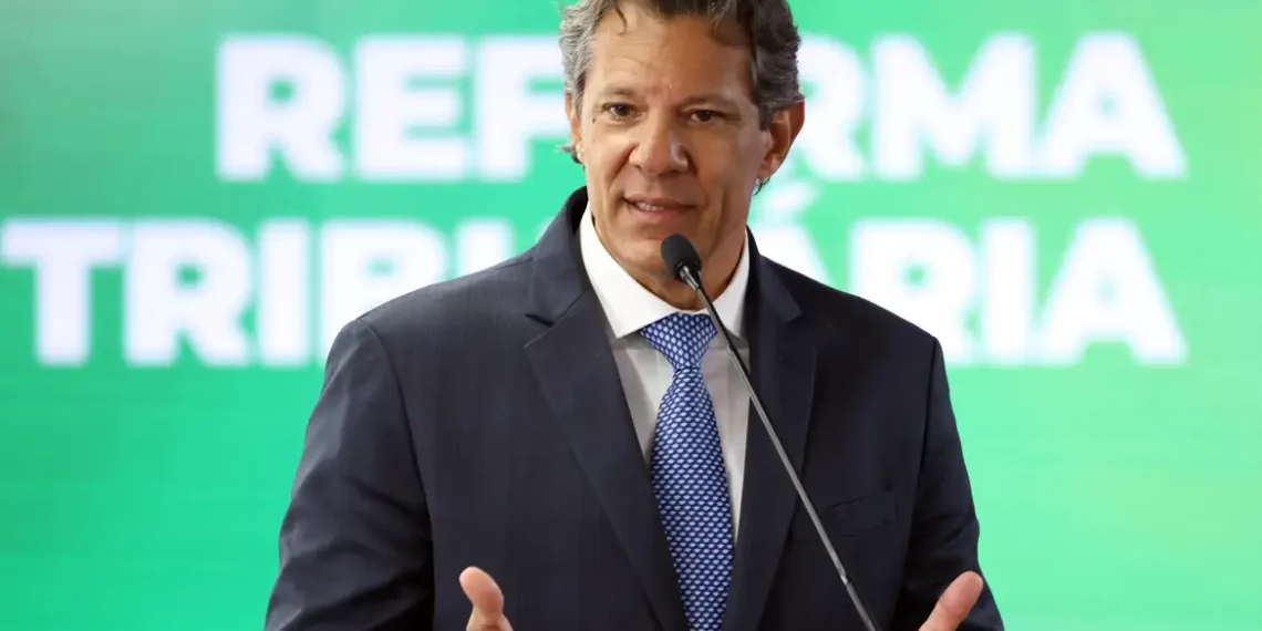 O ministro Fernando Haddad afirmou que o principal fator de crescimento da dívida pública brasileira é o juro real elevado, e não o déficit fiscal, que caiu para 0,48% do PIB.