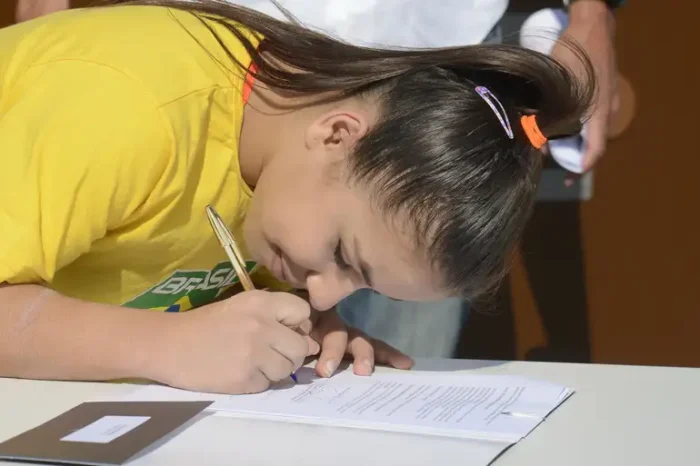 As inscrições para o programa Bolsa Atleta 2026 começam nesta segunda-feira (19). Iniciativa beneficia atletas de várias categorias com bolsas mensais pagas pelo Ministério do Esporte.
