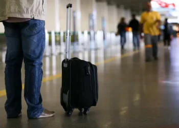 EUA suspendem emissão de novos vistos de imigração para brasileiros e cidadãos de 74 países