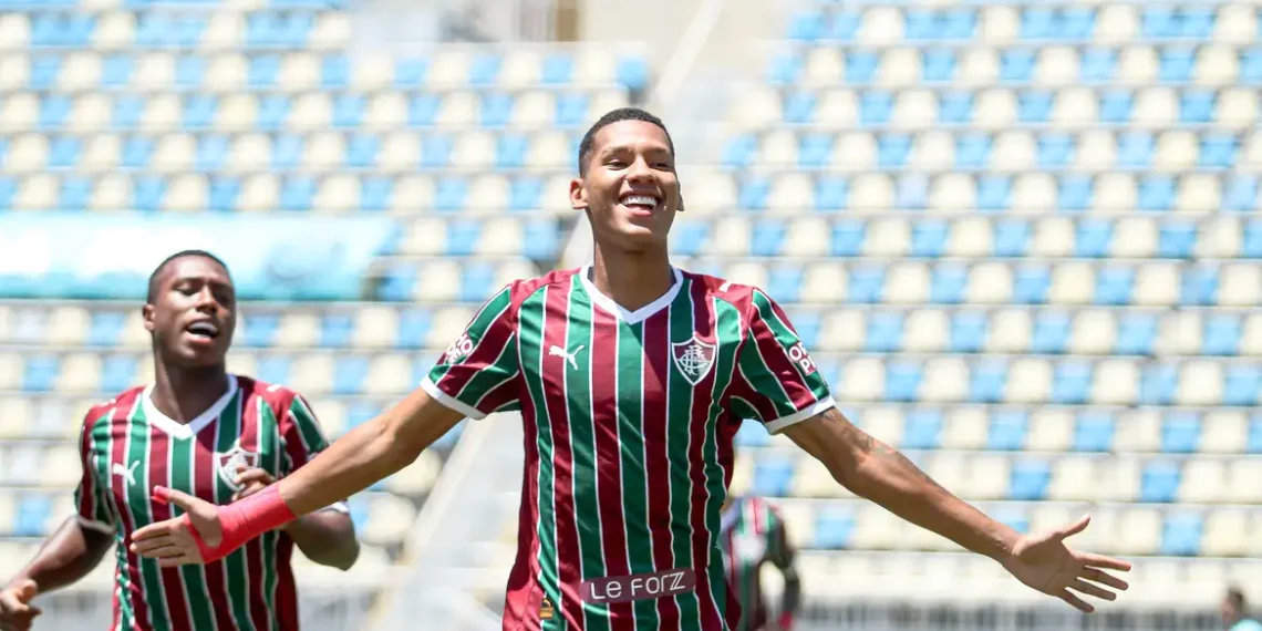 Copinha 2026 encerra fase de grupos com Fluminense e Palmeiras invictos. Mata-mata começa nesta segunda com 16 partidas pelo país.