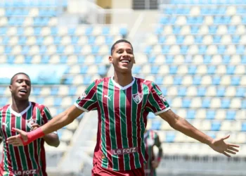Copinha 2026 encerra fase de grupos com Fluminense e Palmeiras invictos. Mata-mata começa nesta segunda com 16 partidas pelo país.