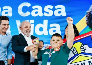 Lula inaugura 1.276 unidades do Minha Casa, Minha Vida em Rio Grande (RS). Investimento de R$ 123,6 milhões beneficia mais de 5 mil pessoas.