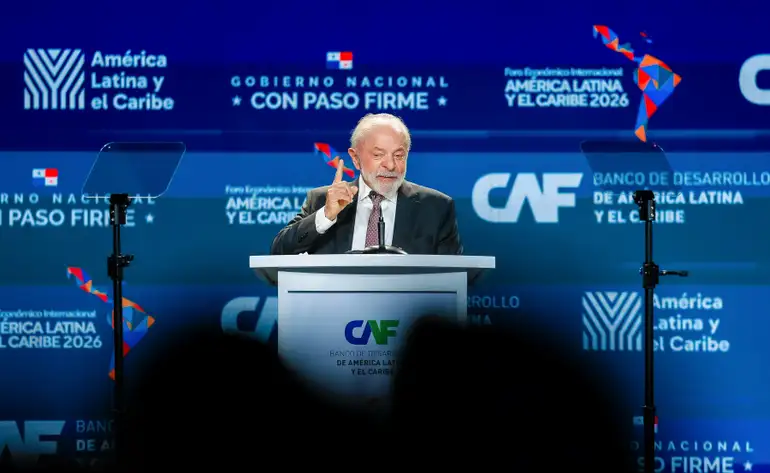 Em fórum no Panamá, Lula defende integração da América Latina e Caribe e afirma que união regional é fundamental para enfrentar desafios econômicos e sociais.