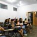 Cursinho comunitário apoiado pela Lei Rouanet ajudou estudante da rede pública a alcançar 940 pontos na redação do Enem 2025, destacando o impacto das políticas públicas.