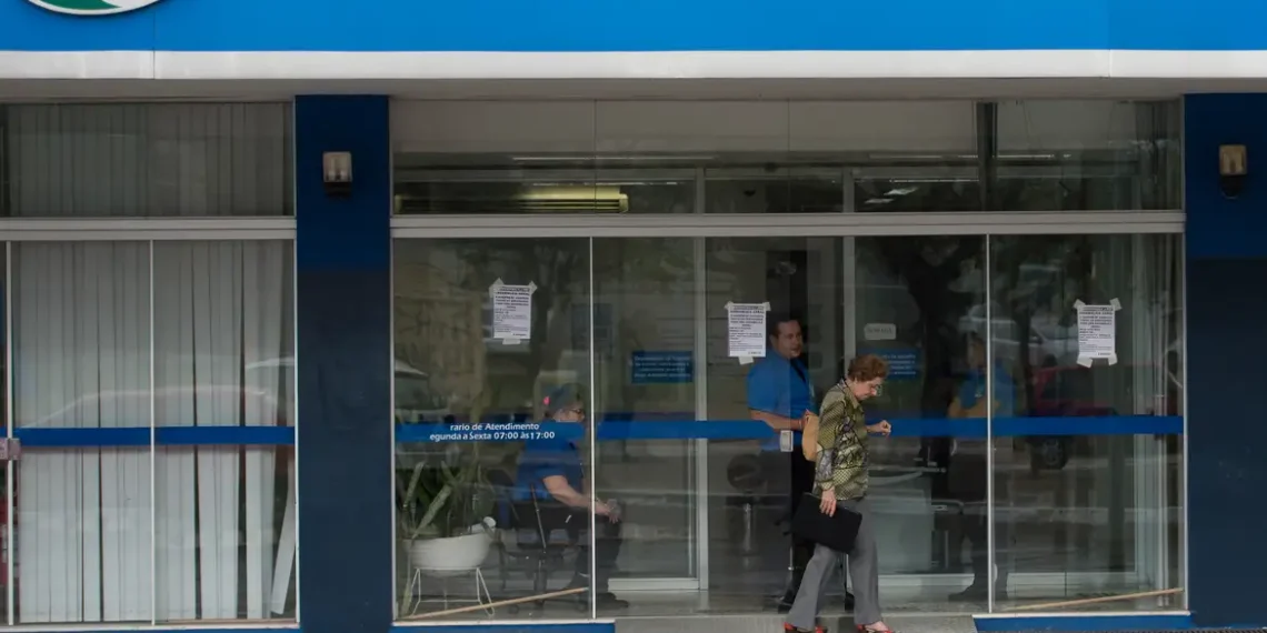 INSS fecha agências de 28 a 30 de janeiro para manutenção dos sistemas. Atendimento presencial será suspenso e serviços digitais ficarão indisponíveis por período determinado.
