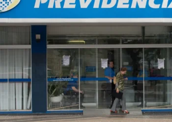 INSS fecha agências de 28 a 30 de janeiro para manutenção dos sistemas. Atendimento presencial será suspenso e serviços digitais ficarão indisponíveis por período determinado.
