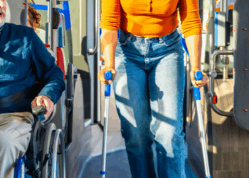 MPES obtém decisão judicial que garante transporte coletivo gratuito para idosos e pessoas com deficiência em Marataízes.